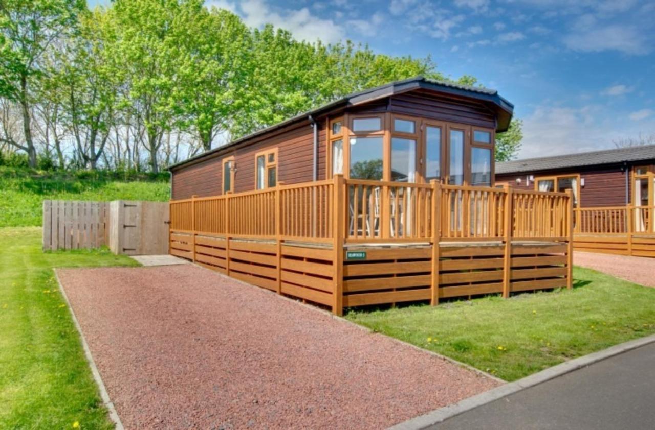 Stunning 3-Bed Hot Tub Lodge Northumberland Felton  Екстериор снимка